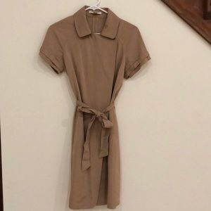 Banana Republic 2p tan zip up dress
